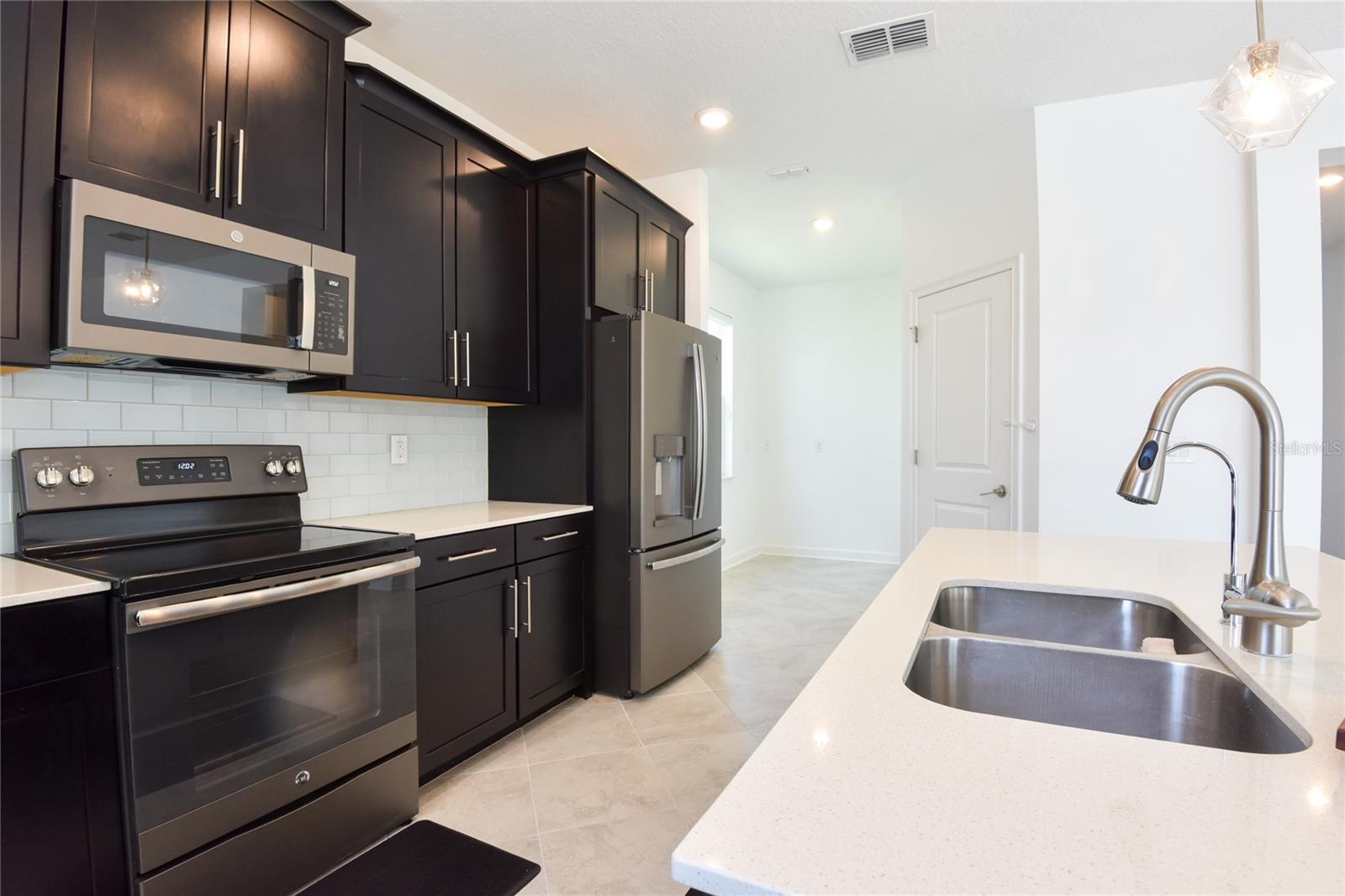 8904 LEADER BOARD LANE, Davenport, FL 33896