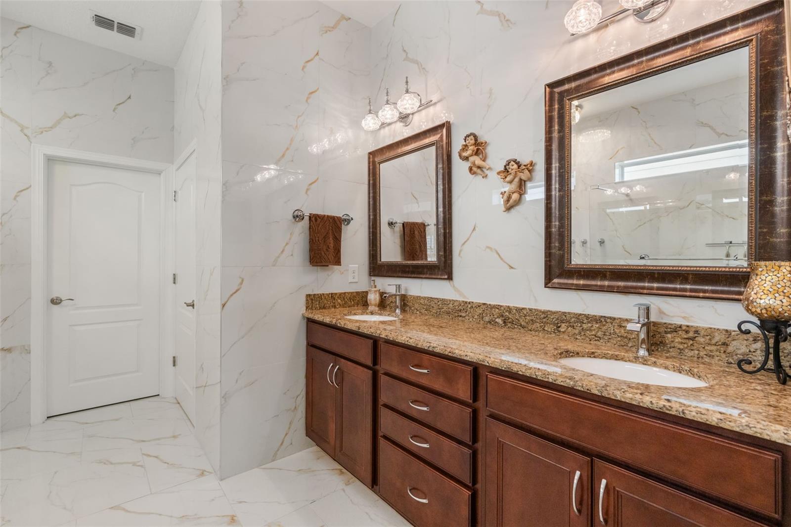 En-Suite Primary Bathroom