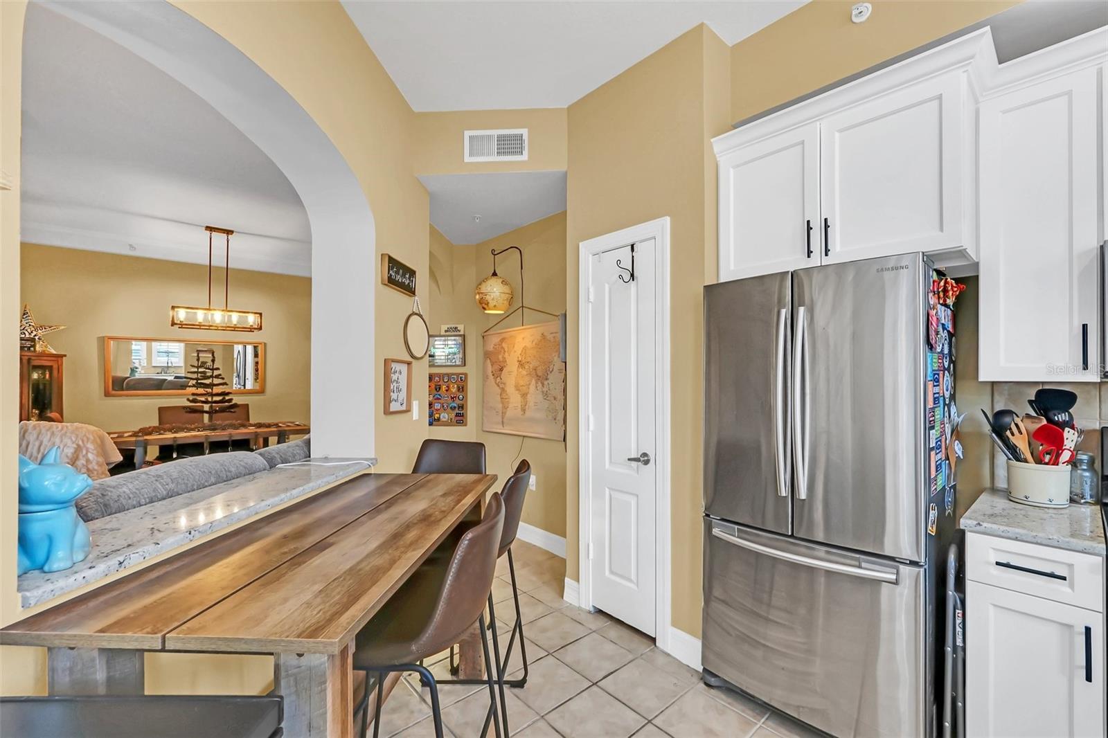 Eat-In Kitchen