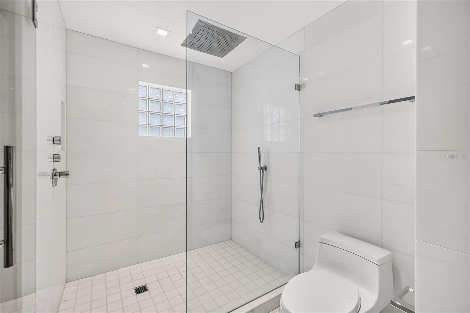 Primary En-Suite Bathroom