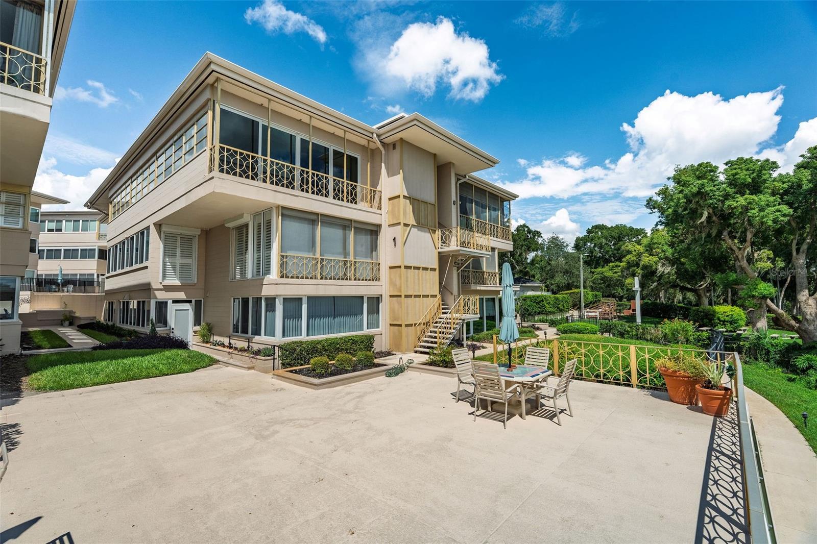 Largest Floor Plan, Third Floor, Lakefront Penthouse Living Largest Floor Plan, Third Floor, Lakefront Penthouse Living