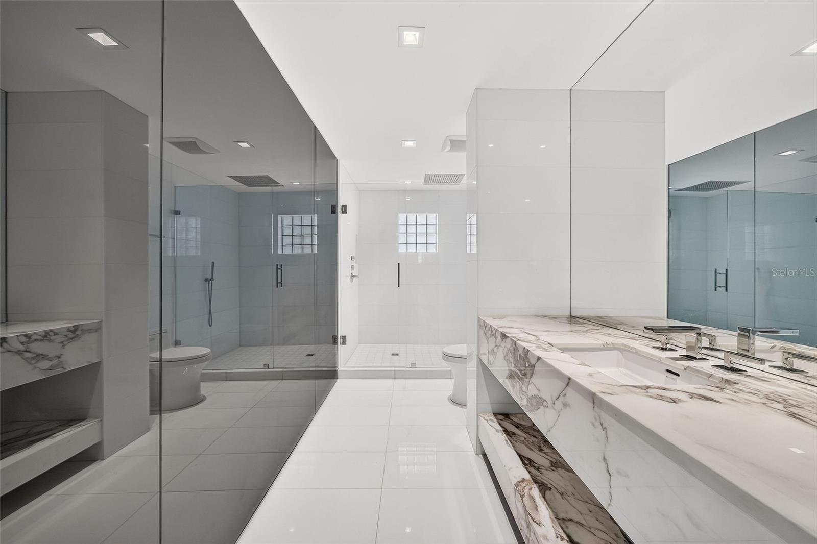 Primary En-Suite Bathroom
