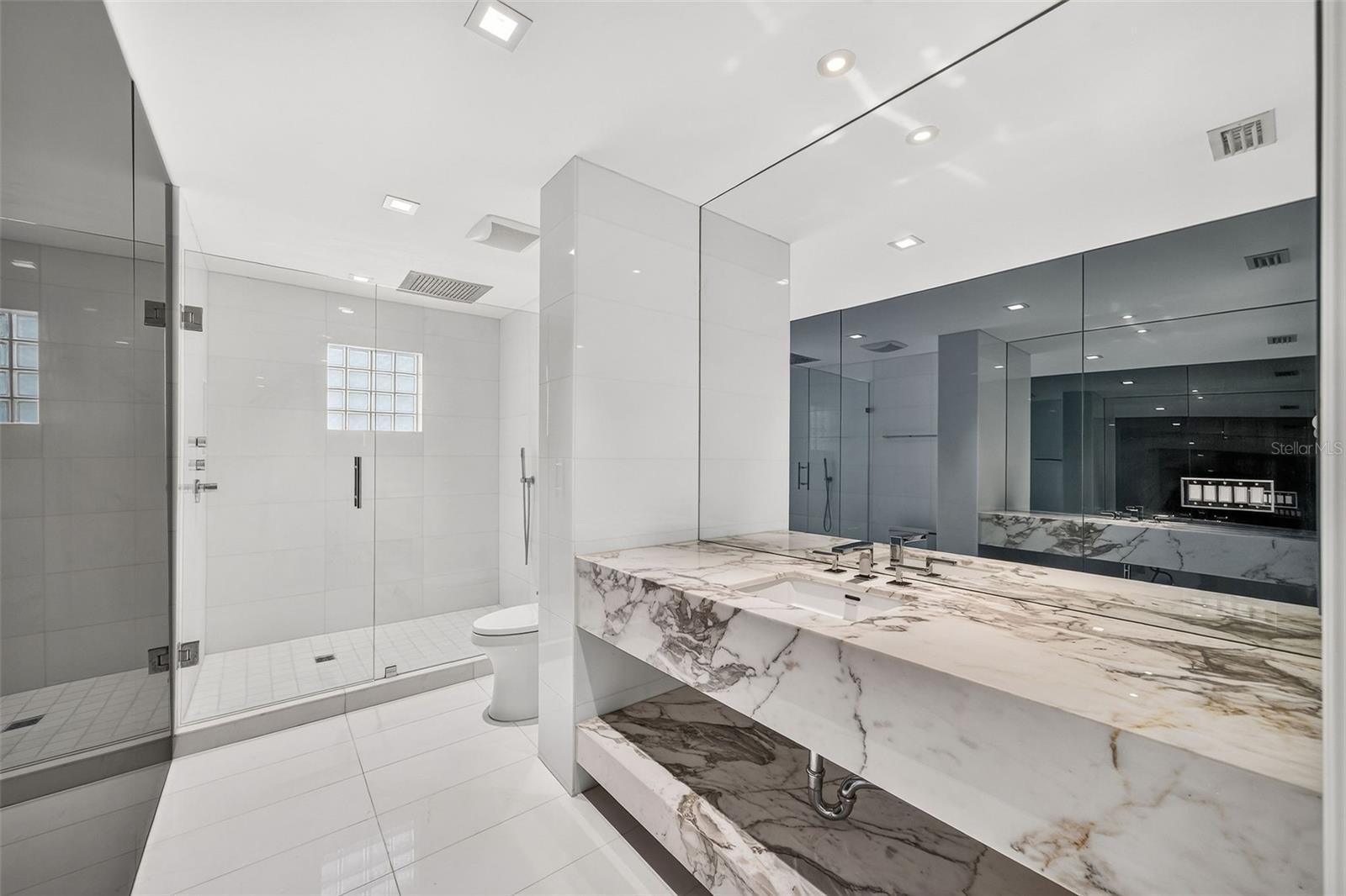 Primary En-Suite Bathroom