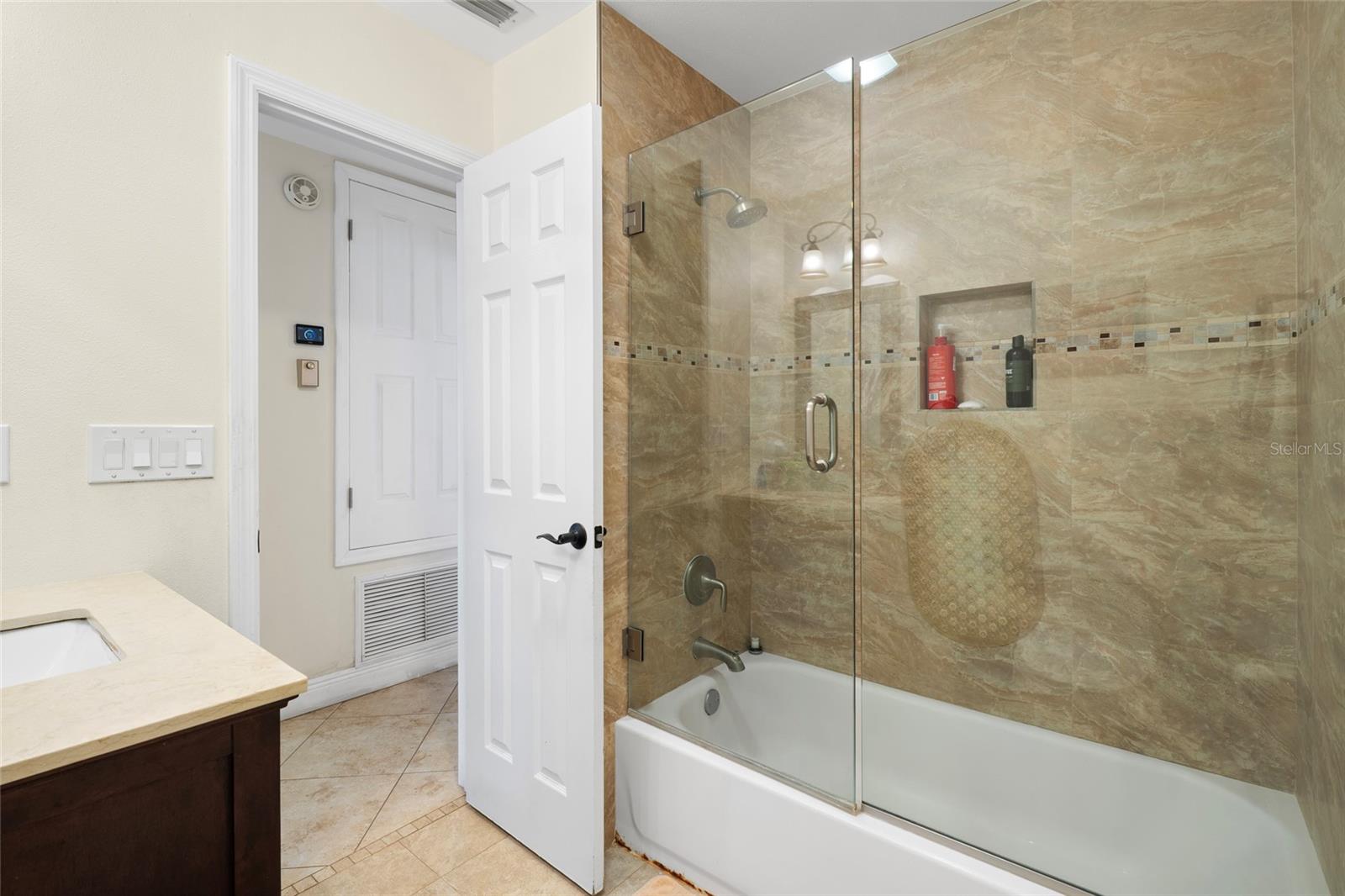 6729 EDGEWORTH DRIVE, Orlando, FL 32819