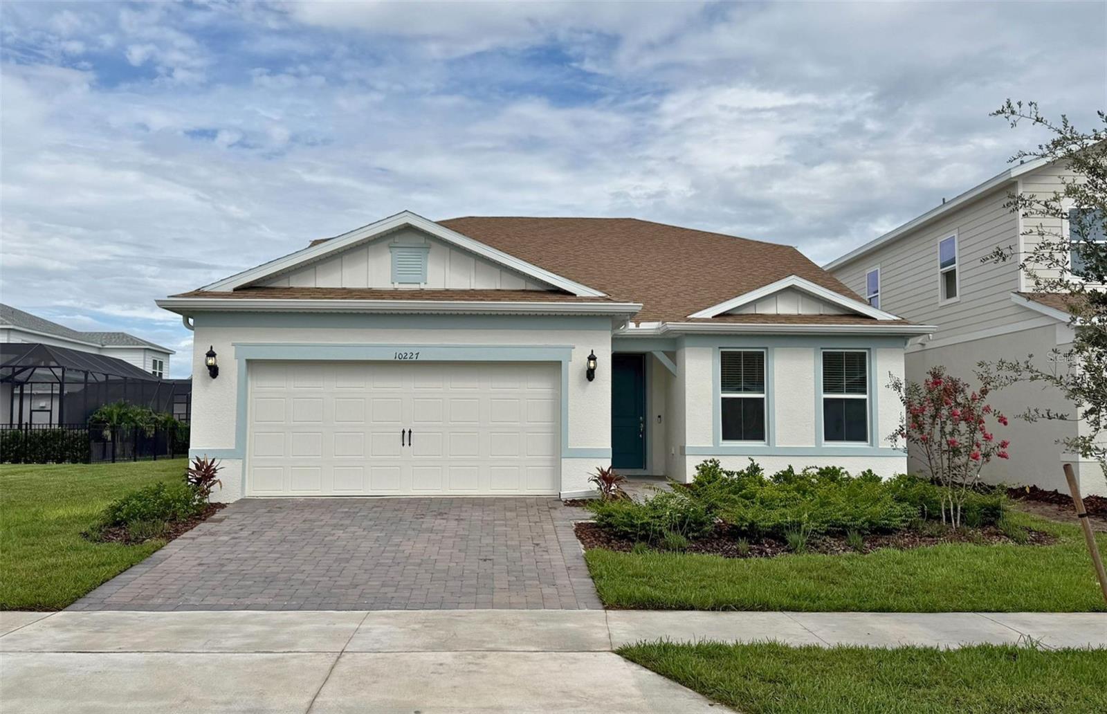 Actual home photo. Colors, finishes, textures and options may appear differently in person due to variations in monitors and viewing devices. Actual home photo. Colors, finishes, textures and options may appear differently in person due to variations in monitors and viewing devices.