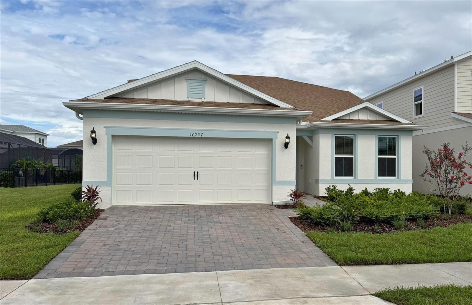 Actual home photo. Colors, finishes, textures and options may appear differently in person due to variations in monitors and viewing devices.