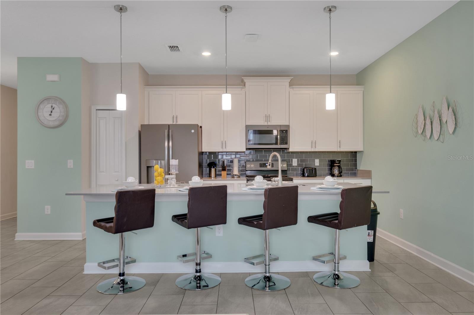 Kitchen bar
