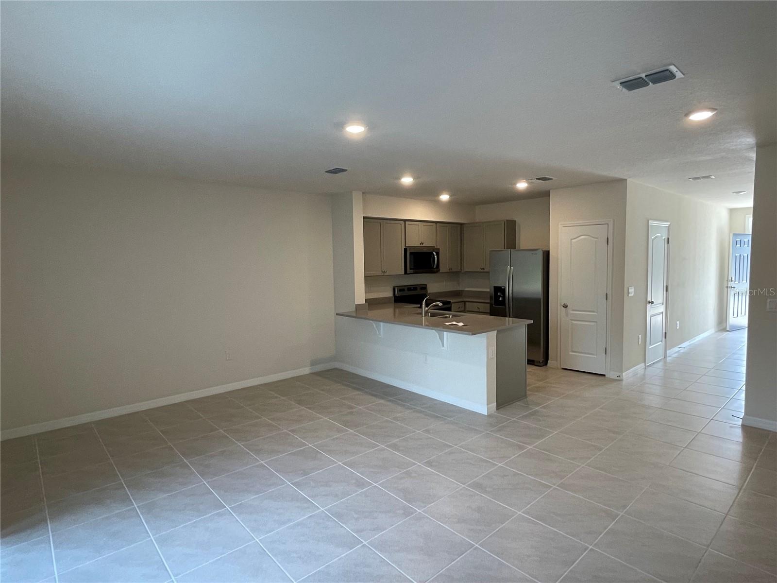 3053 CANARY AVENUE, Davenport, FL 33837