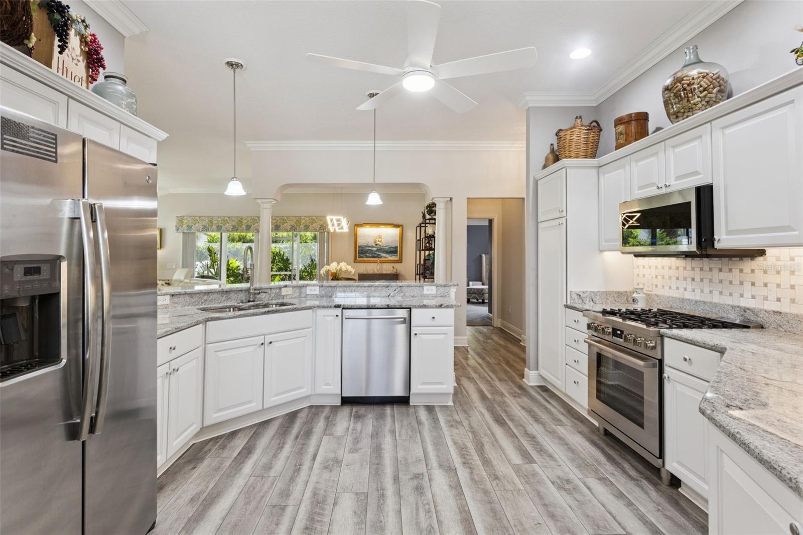 842 LUCKY LANE, The Villages, FL 32162