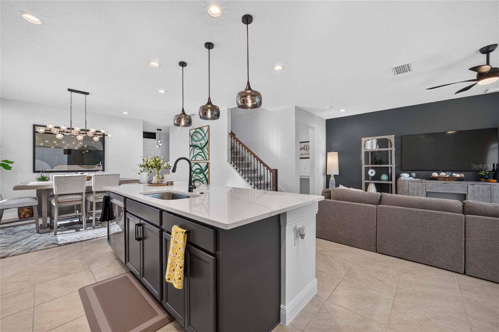 7268 ROLLING LEAF ROAD, Groveland, FL 34736