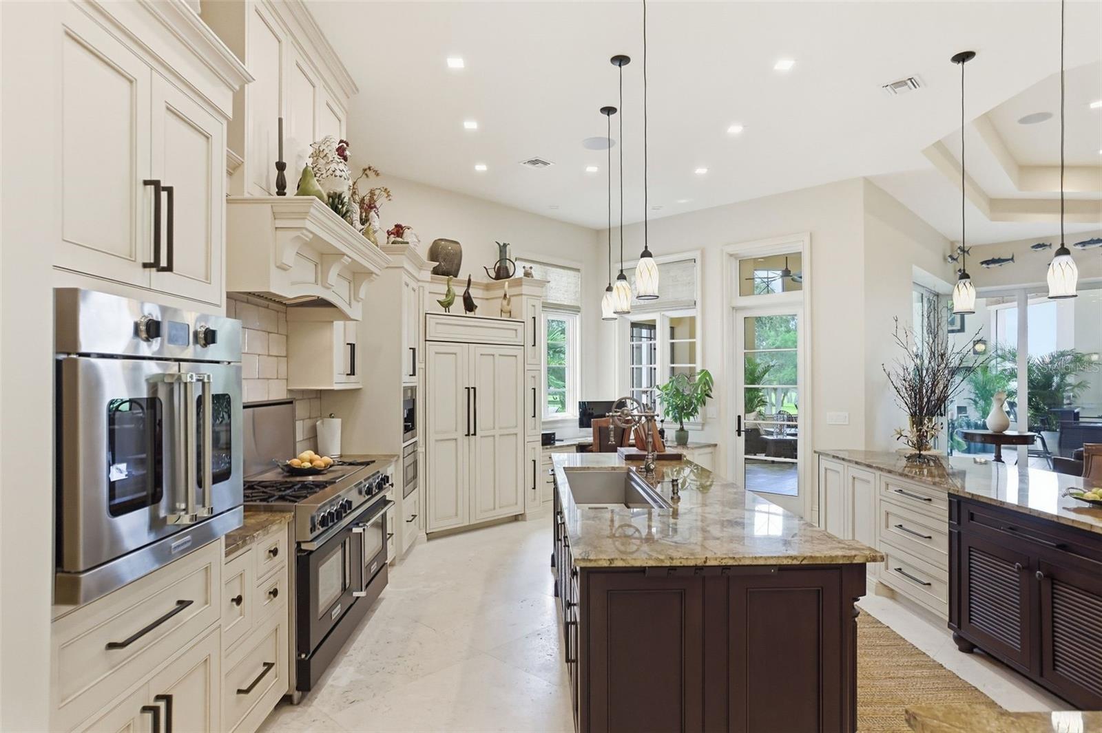 6075 S TROPICAL TRAIL, Merritt Island, FL 32952