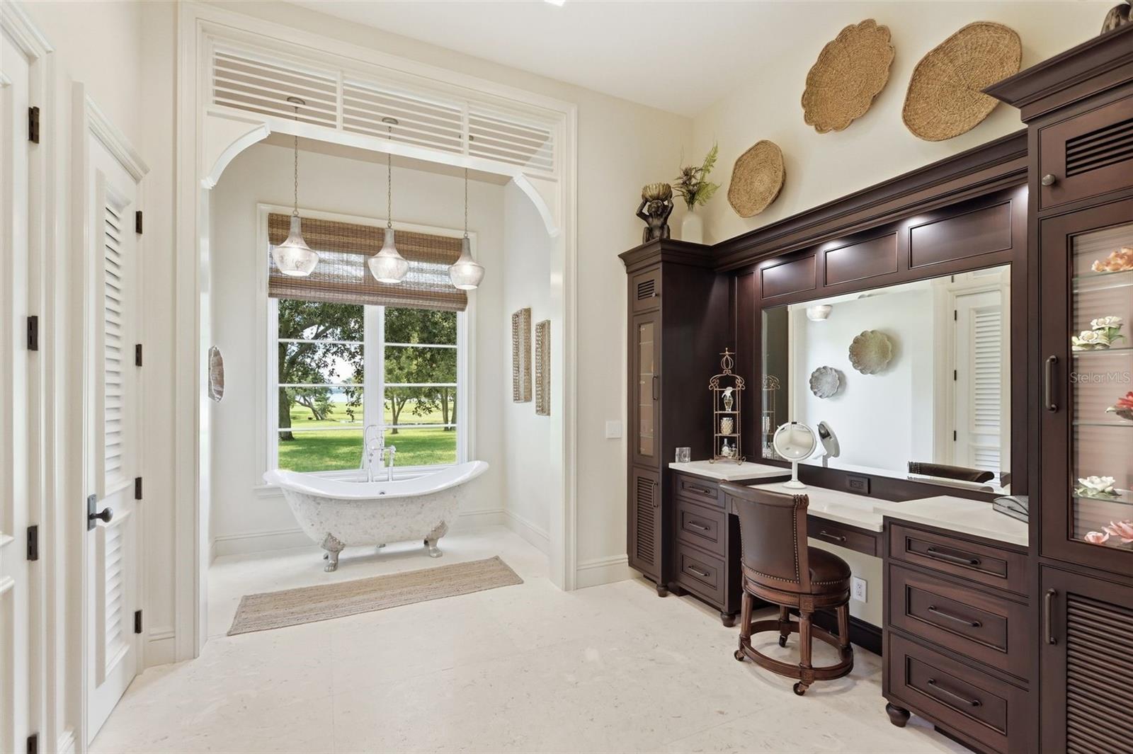 6075 S TROPICAL TRAIL, Merritt Island, FL 32952
