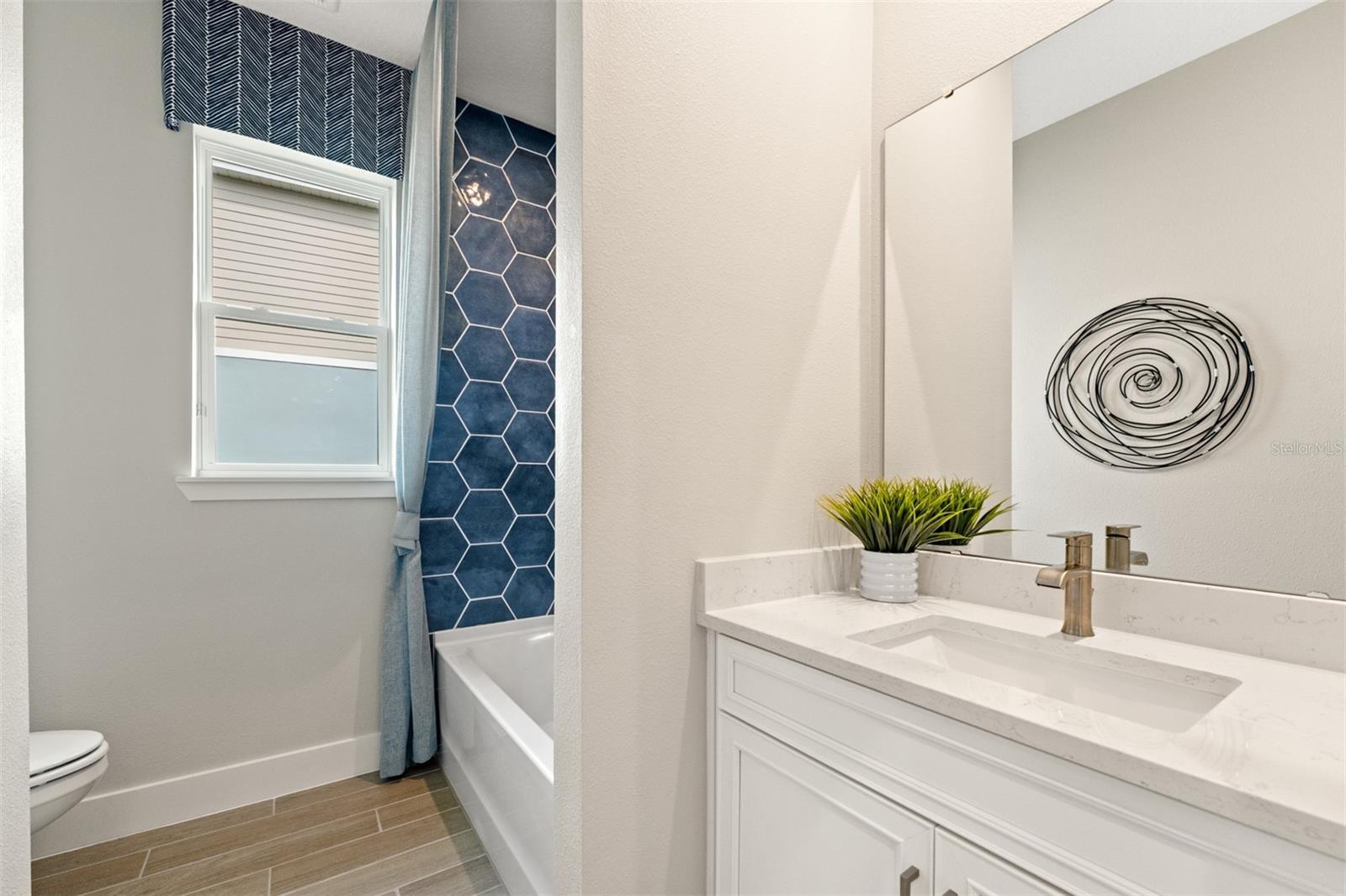 Rainwood Pinnacle Model Bathroom 2