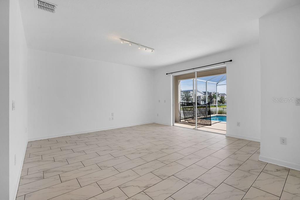 9255 SOMMERSET HILLS DRIVE, Davenport, FL 33896