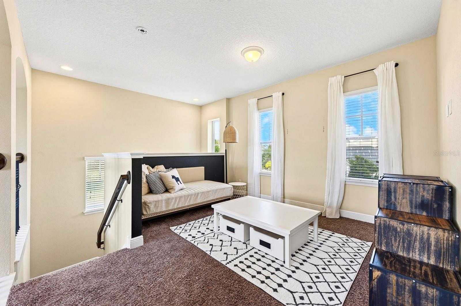 Bonus/Loft.