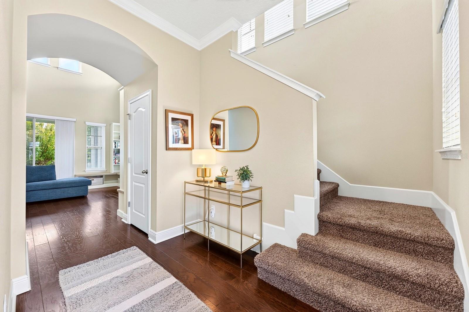 Entry/Foyer.