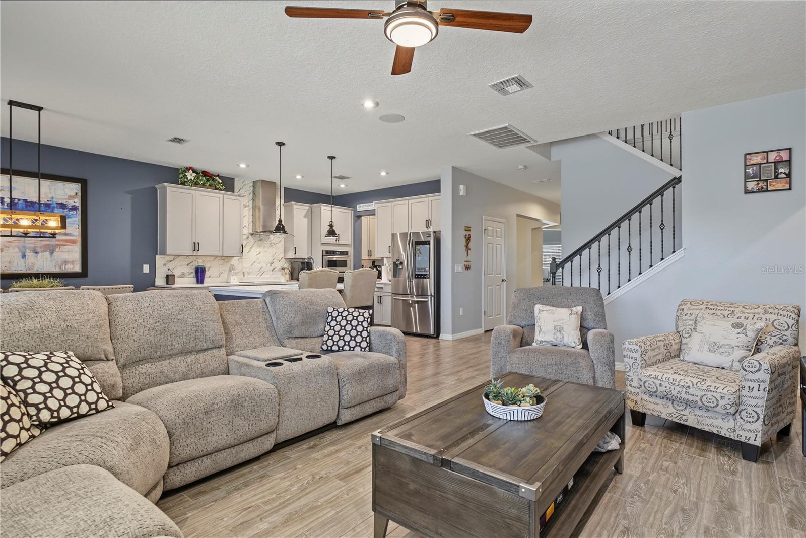 2470 STANDING ROCK CIRCLE, Oakland, FL 34787