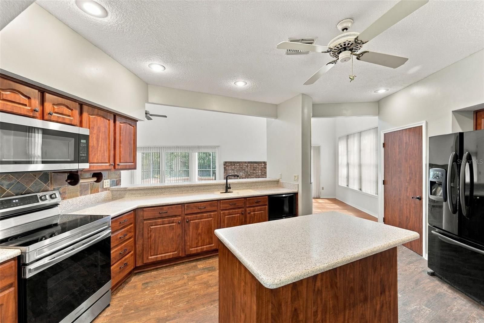 400 PINE TREE ROAD, Lake Mary, FL 32746