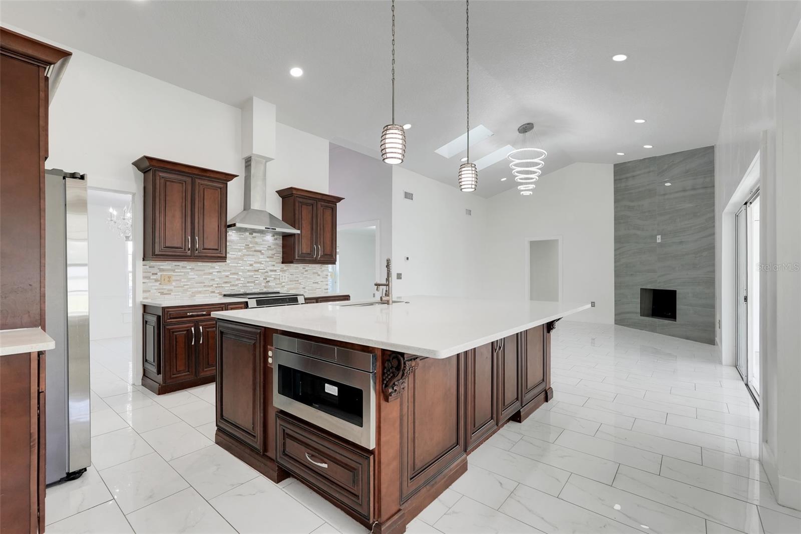 9106 GALLEON COURT, Orlando, FL 32819