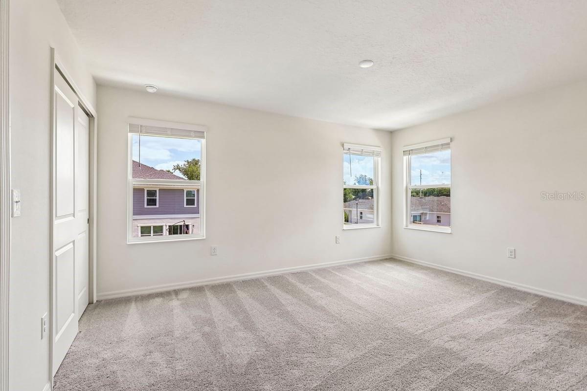 627 MEADOWS EDGE PLACE, Lake Wales, FL 33859
