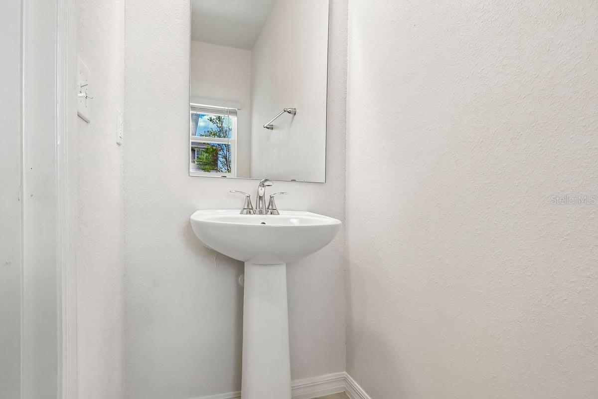 627 MEADOWS EDGE PLACE, Lake Wales, FL 33859