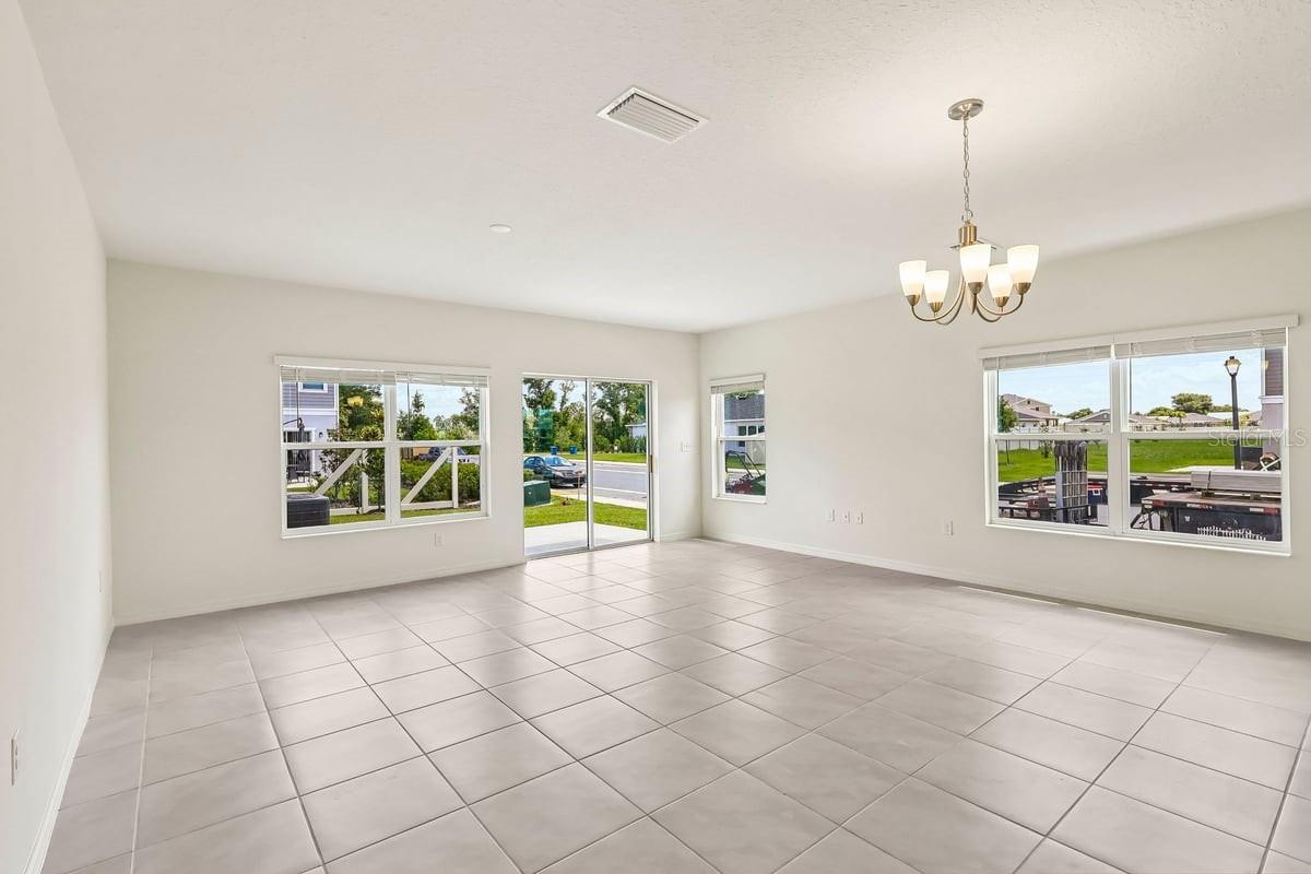 627 MEADOWS EDGE PLACE, Lake Wales, FL 33859