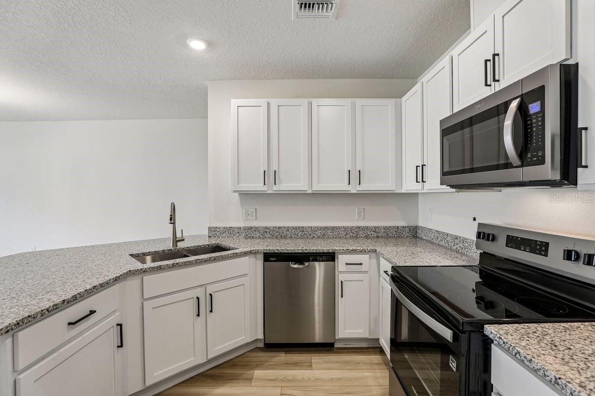643 MEADOWS EDGE PLACE, Lake Wales, FL 33859