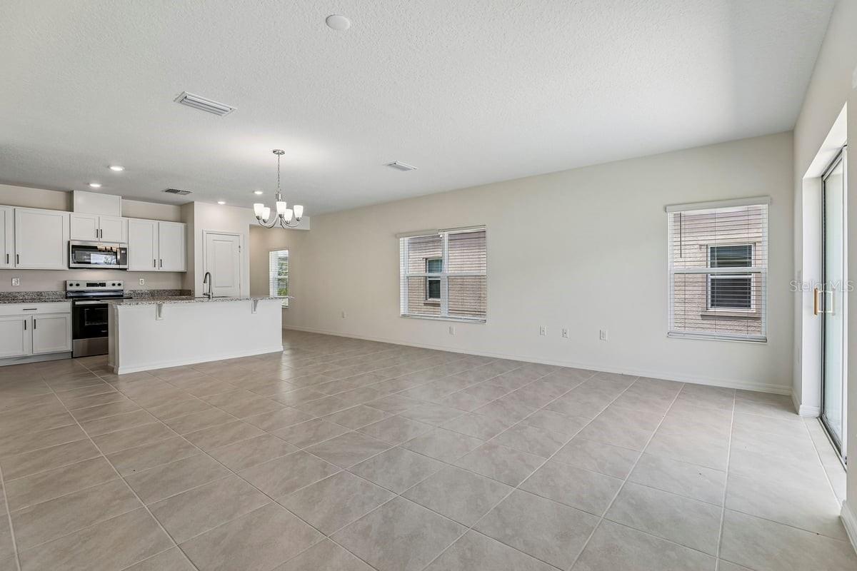 647 MEADOWS EDGE PLACE, Lake Wales, FL 33859