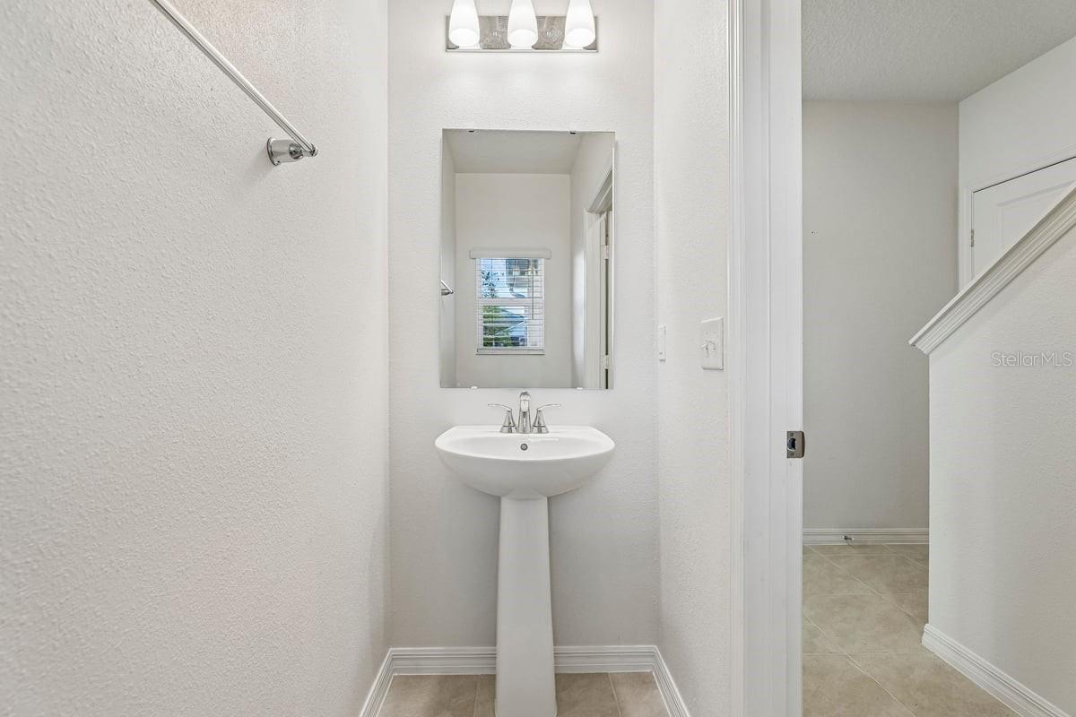 647 MEADOWS EDGE PLACE, Lake Wales, FL 33859