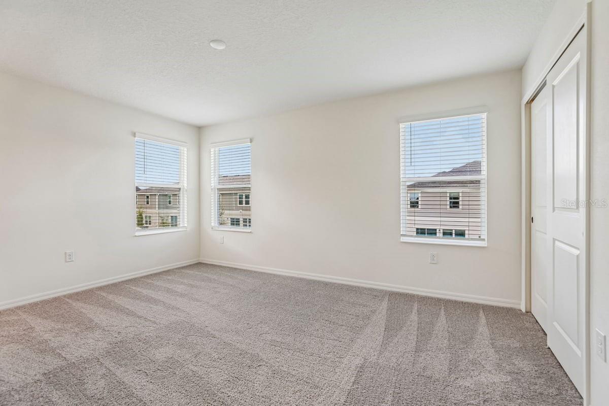 647 MEADOWS EDGE PLACE, Lake Wales, FL 33859