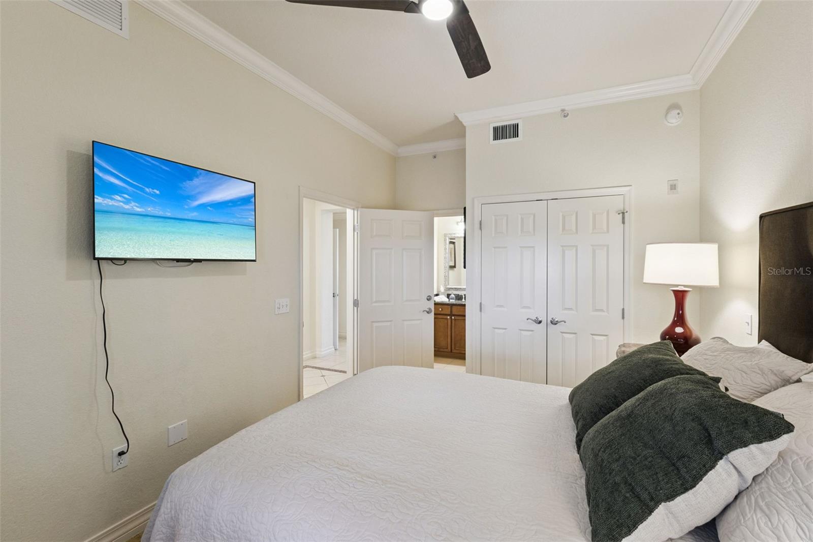 1100 SUNSET VIEW CIR, #402, Reunion, FL 34747