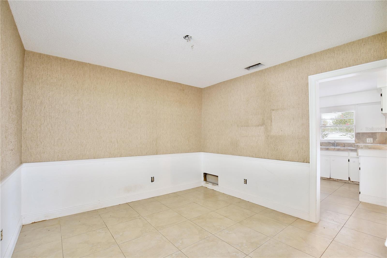 8611 EL PRADO AVENUE, Orlando, FL 32825
