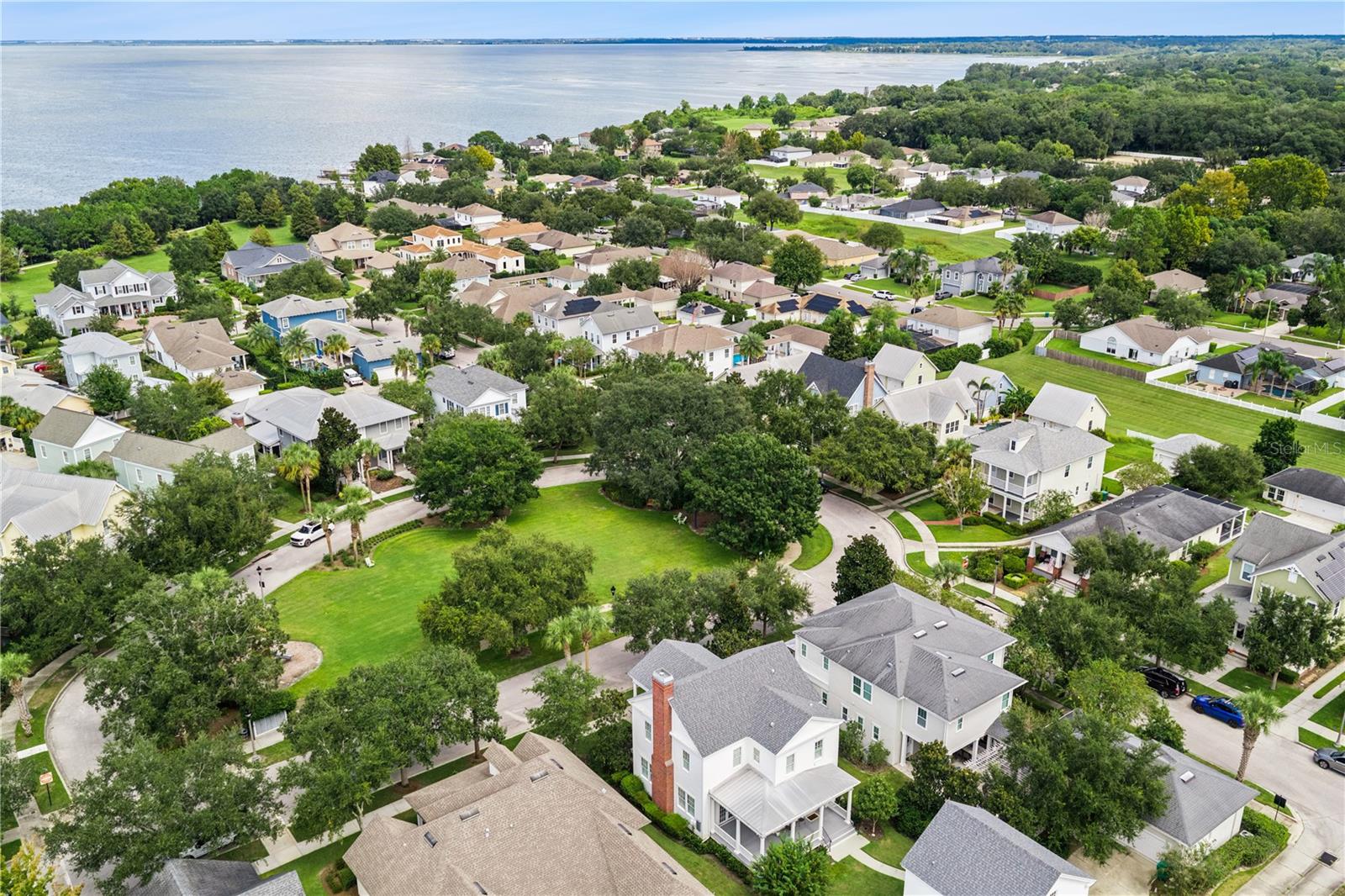 Prime location in Oakland Park