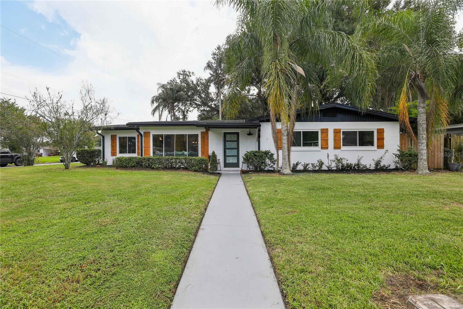 Oversized corner lot in the heart of Orlandos 32806