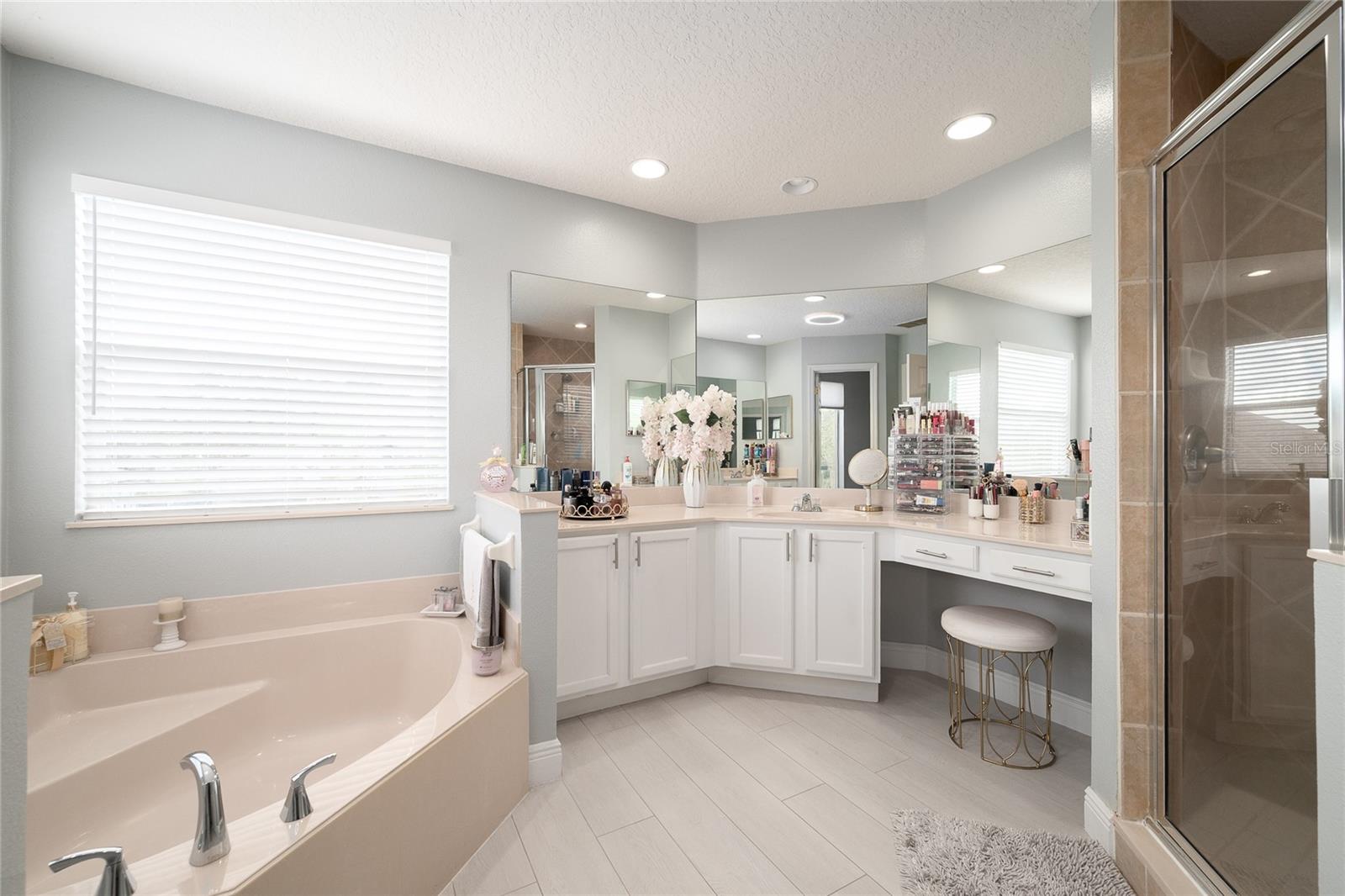The Master Bedroom-Suit Bath