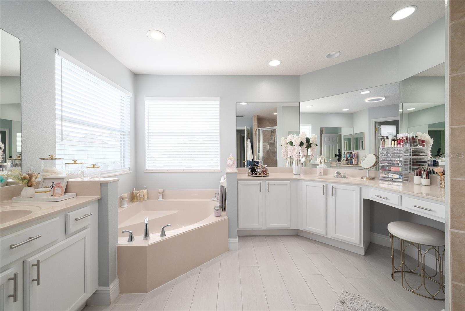 The Master Bedroom-Suit Bath