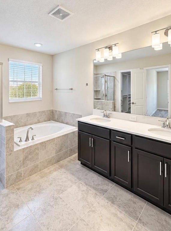 1152 TRAPPERS TRAIL LOOP, Davenport, FL 33896