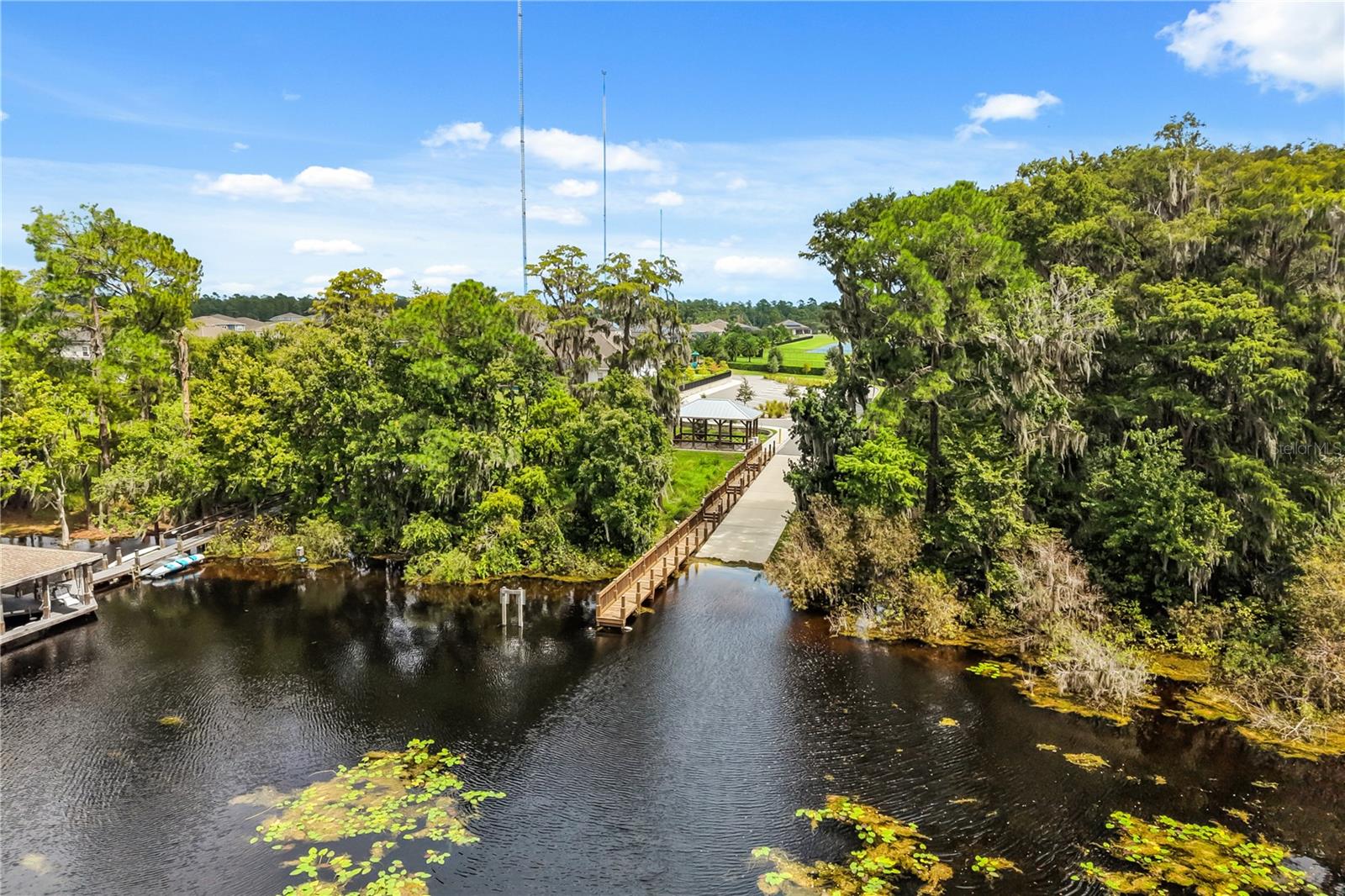 Exclusive community dock to Lake Pickett