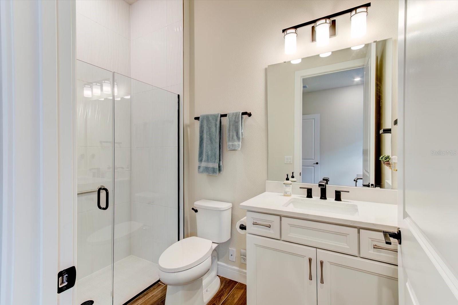 Full Bathroom with custom finishings