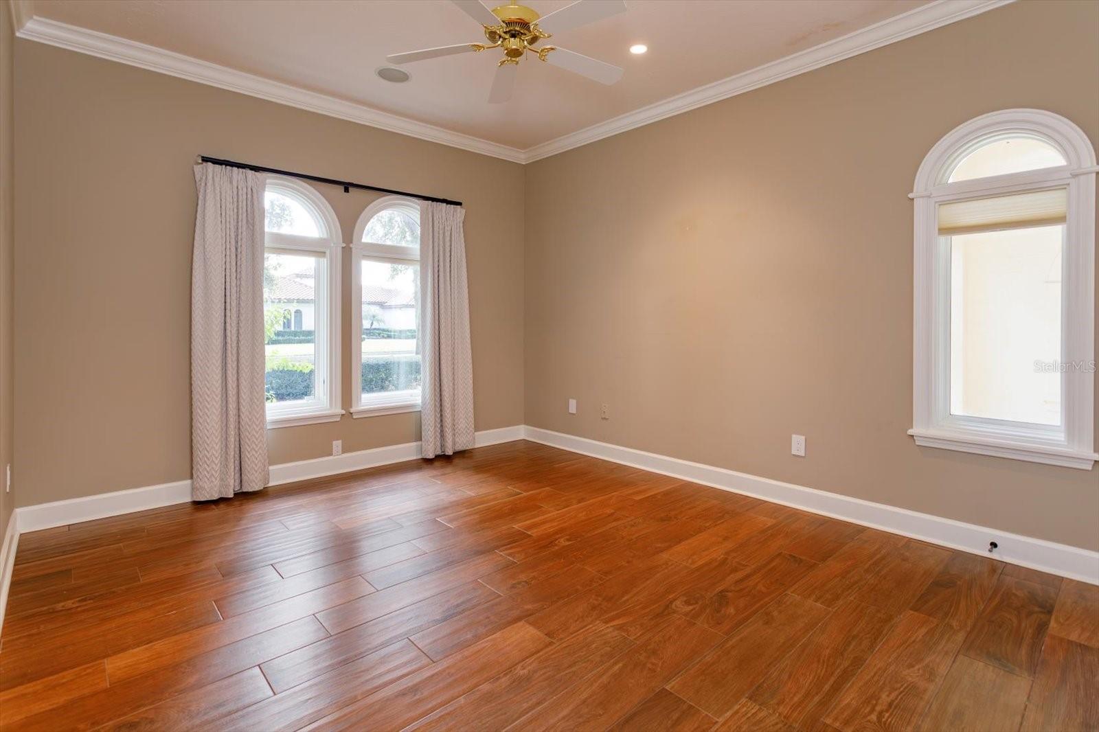 Guest bedroom 2/Office