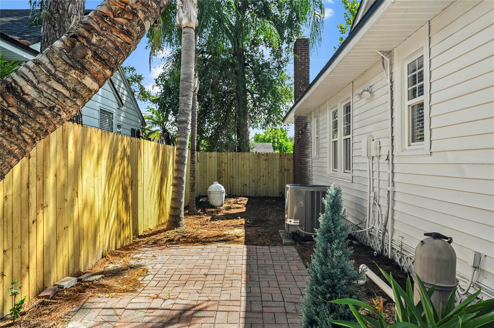 1 E PRINCETON STREET, Orlando, FL 32804