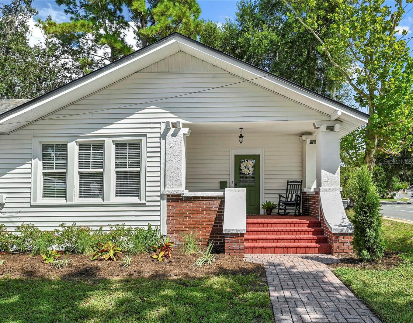 College Park Charmer...amazing 1925 Craftsman home with welcoming front porch :)