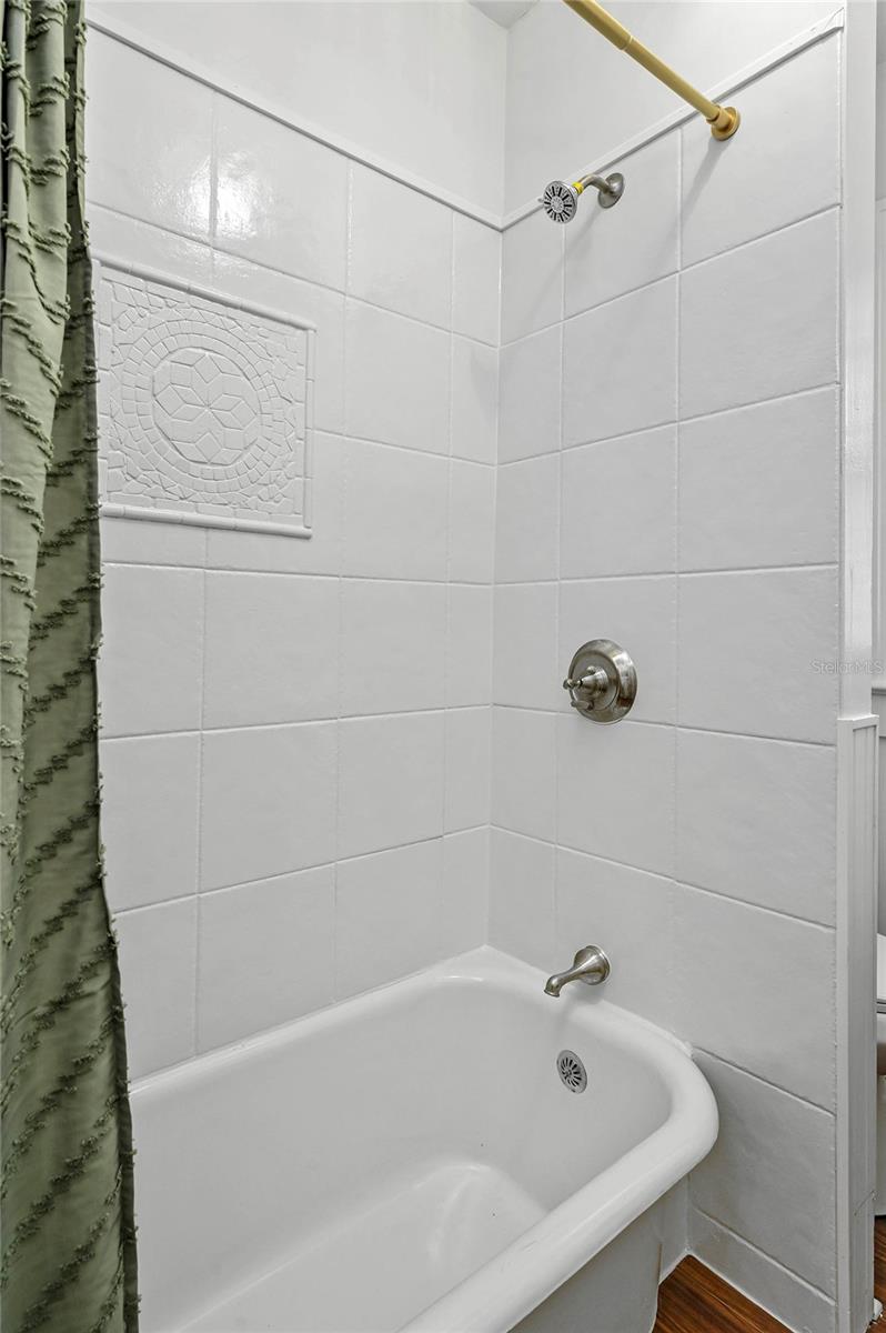 1 E PRINCETON STREET, Orlando, FL 32804