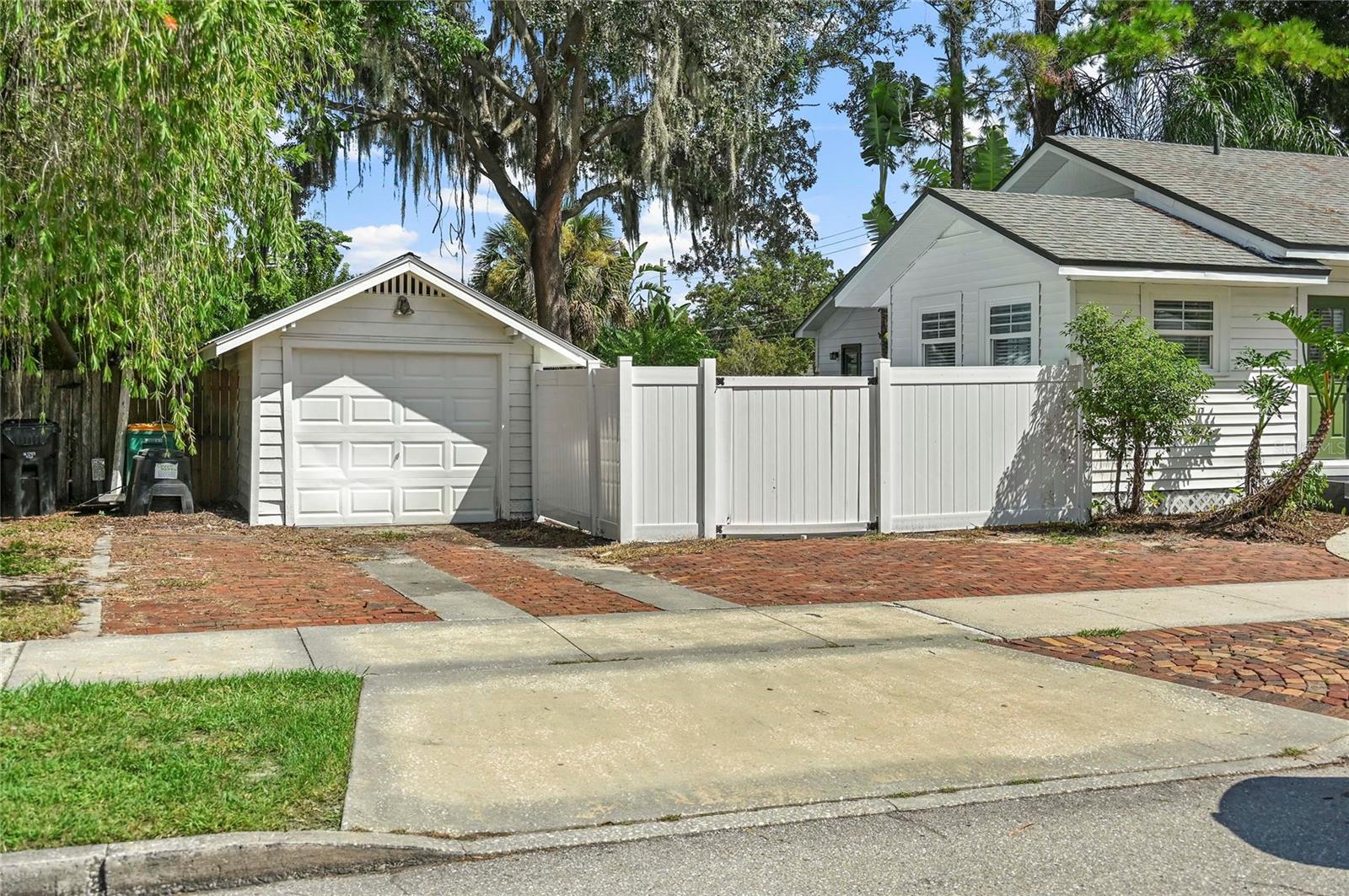 1 E PRINCETON STREET, Orlando, FL 32804