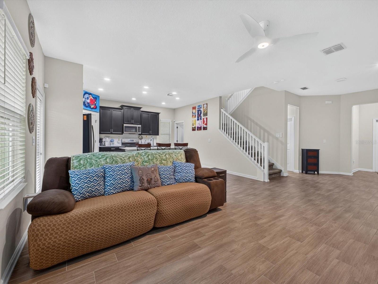 8975 FLUFFY LIE COURT, Davenport, FL 33896 8975 FLUFFY LIE COURT, Davenport, FL 33896