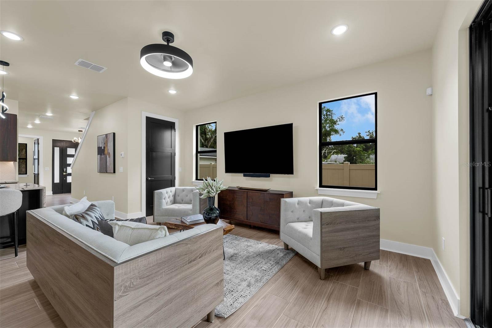 1910 CLOVERLAWN AVENUE, Orlando, FL 32806 1910 CLOVERLAWN AVENUE, Orlando, FL 32806