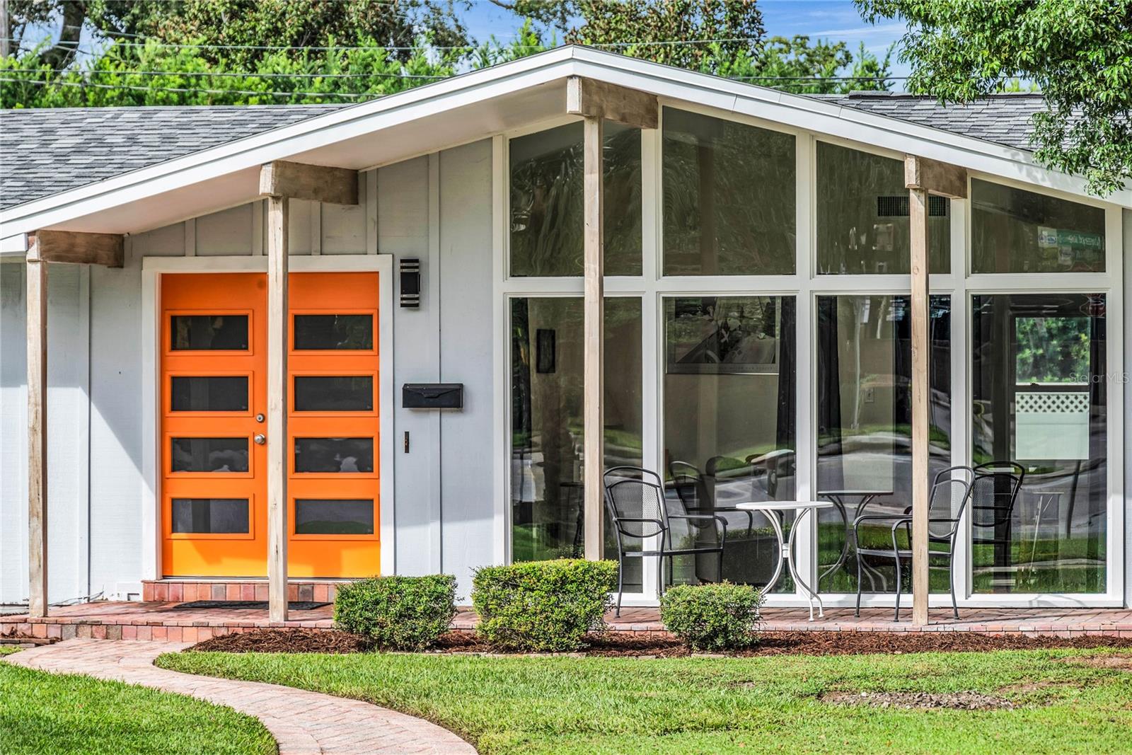 Quintessential College Park Mid-Century Modern Quintessential College Park Mid-Century Modern