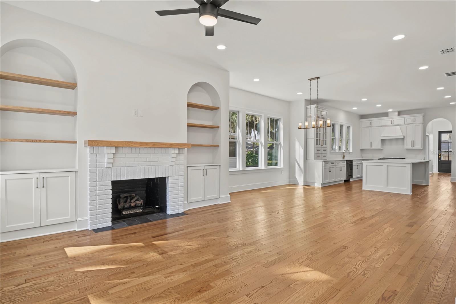 206 N HIGHLAND AVENUE, Winter Garden, FL 34787 206 N HIGHLAND AVENUE, Winter Garden, FL 34787