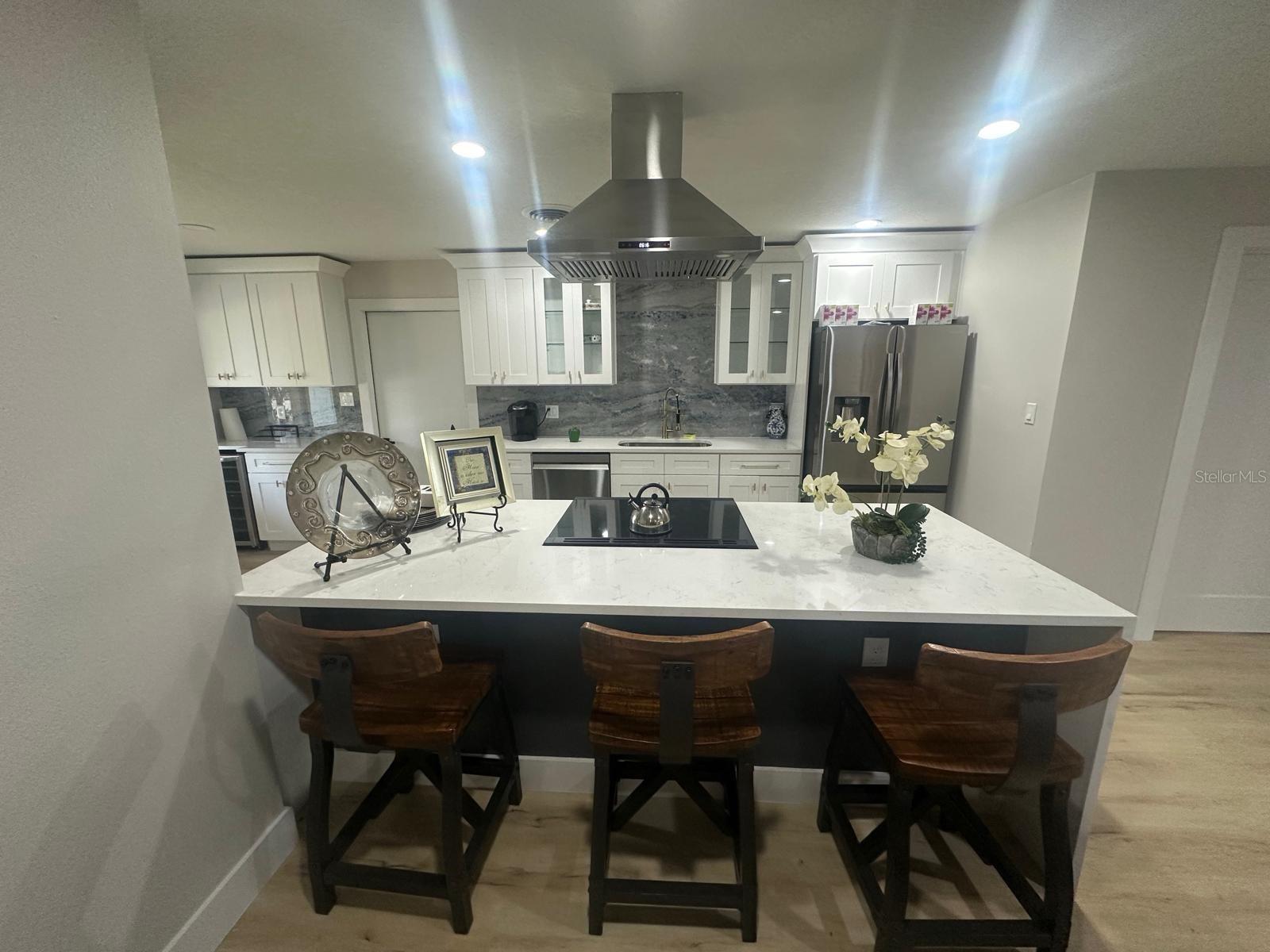 Kitchen Bar Eating Area