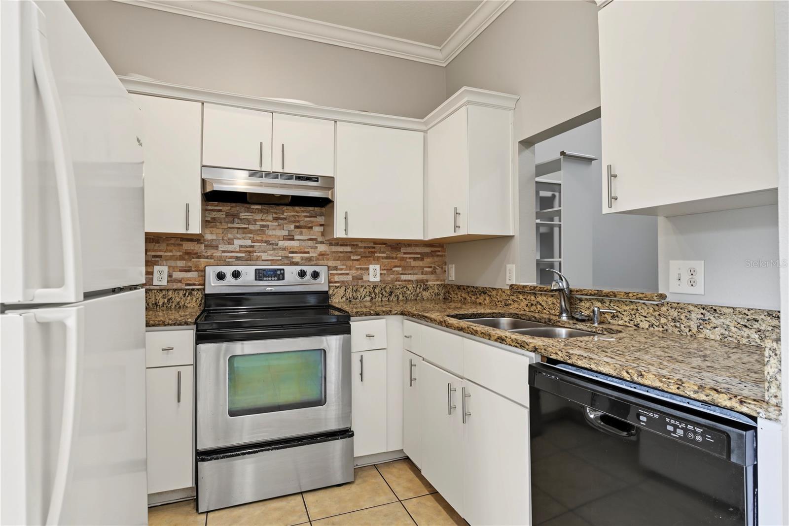 6013 SCOTCHWOOD GLN, #20, Orlando, FL 32822